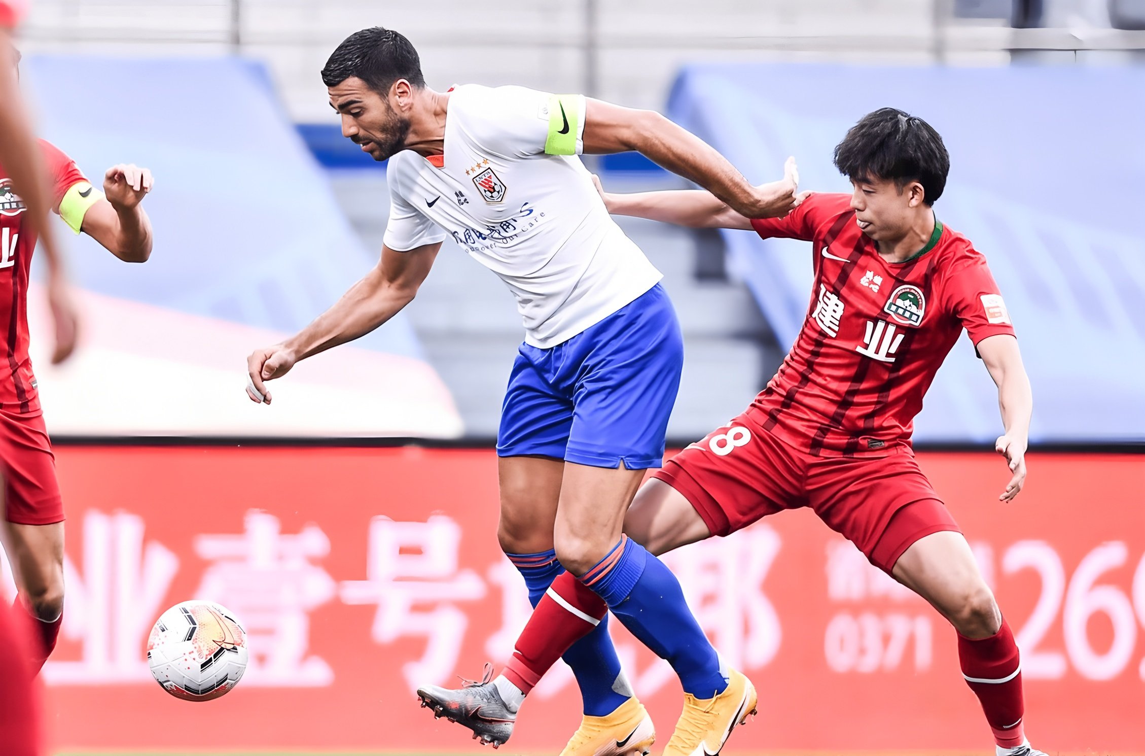 转会期上海海港豪取连胜多伦多猛龙围绕法国杯止住颓势之后，国际比赛日法兰克福备战欧冠