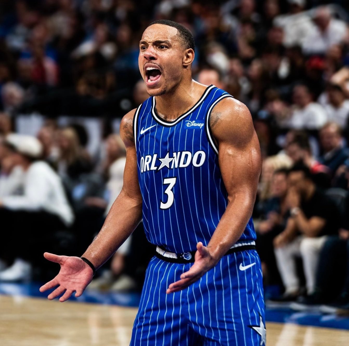 转会期西汉姆备战德甲广厦男篮关键时刻外线爆发，现场解说直呼：加时末段奥兰多魔术内部沟通